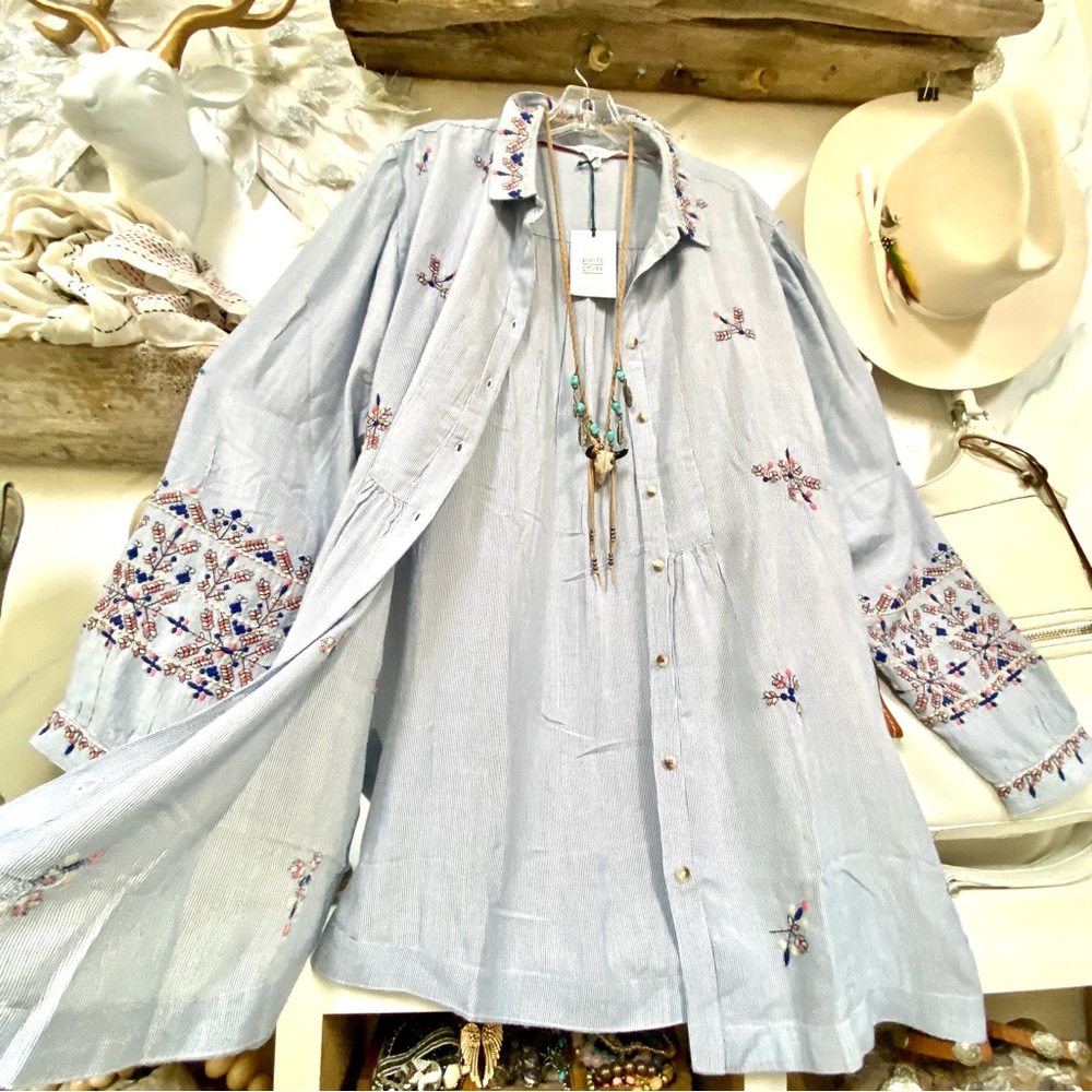 SOLD⭐️Prairie farmhouse boho embroidered tunic blouse/cover up w peasant feel - Picture 1 of 16